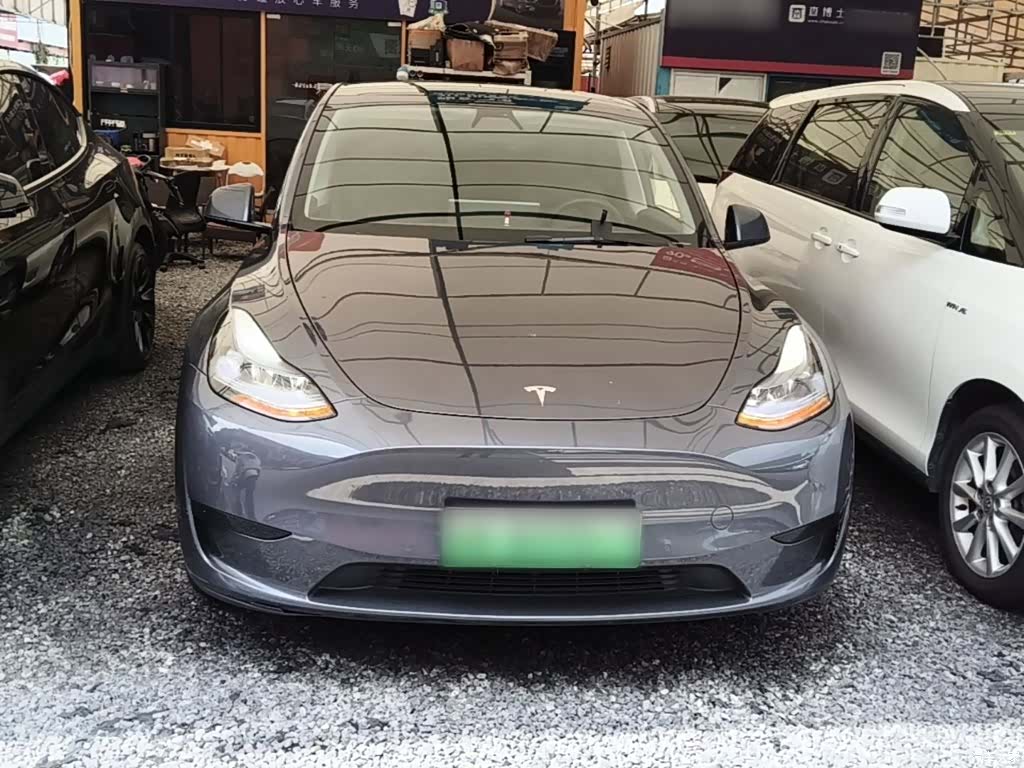 Tesla Model Y, 2022 3