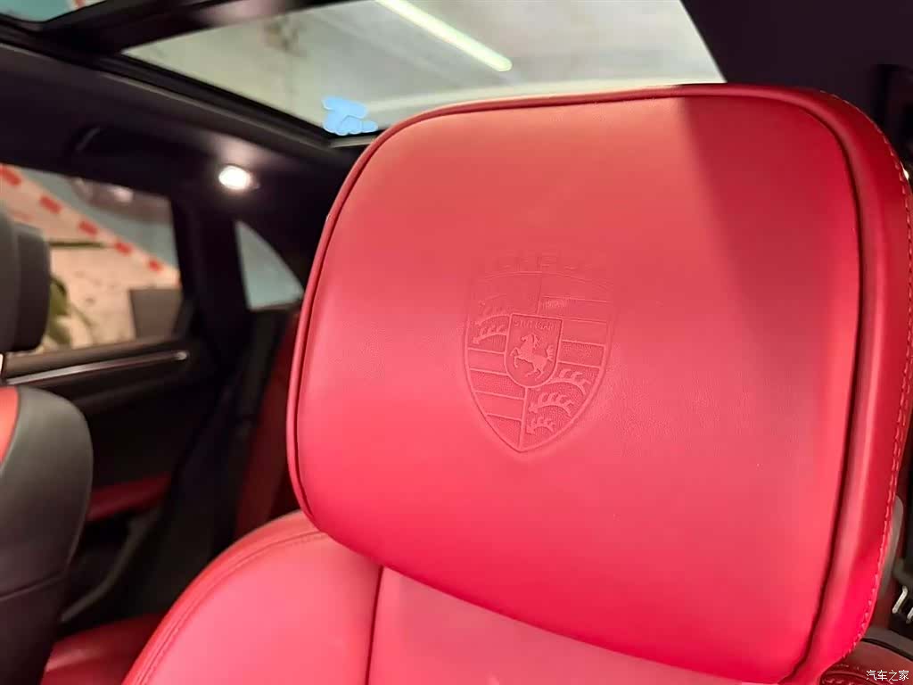 Porsche Macan, 2024 11
