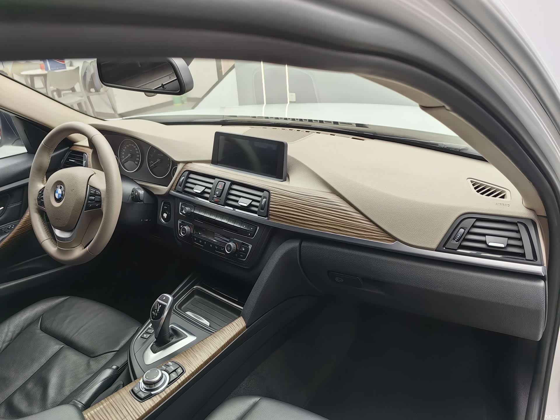 BMW 3 Series, 2013 11