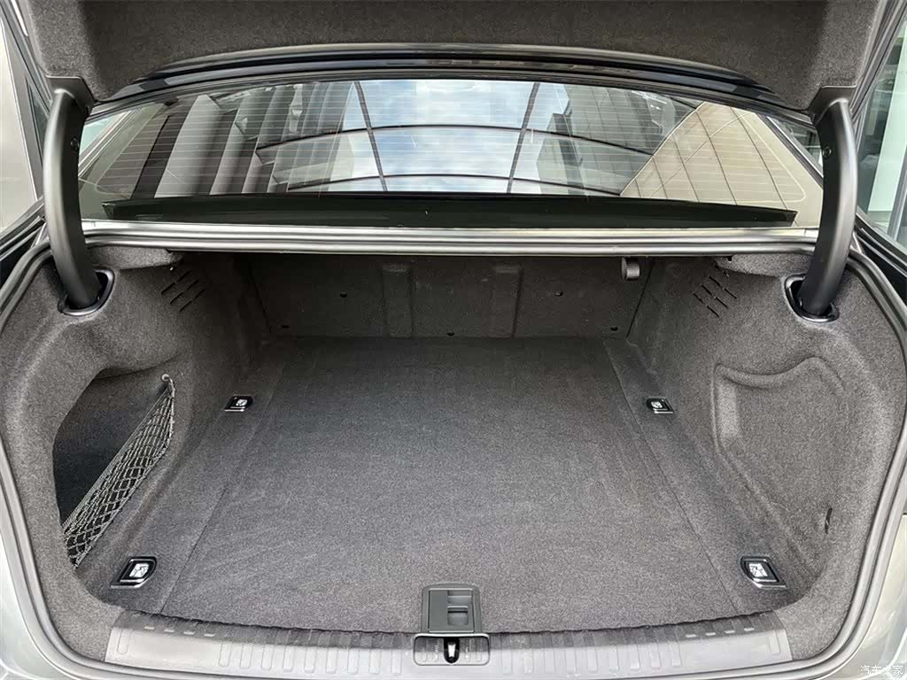Audi A6L, 2020 9