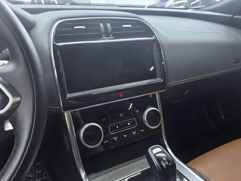 Jaguar XEL Jaguar XEL