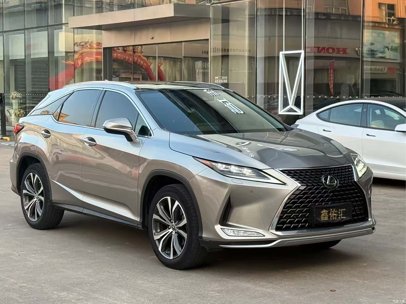 Lexus RX, 2022 1