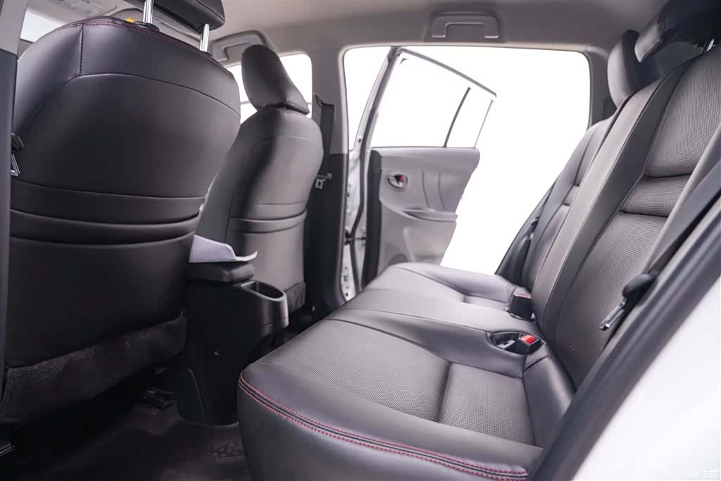 Toyota YARiS L, 2023 22