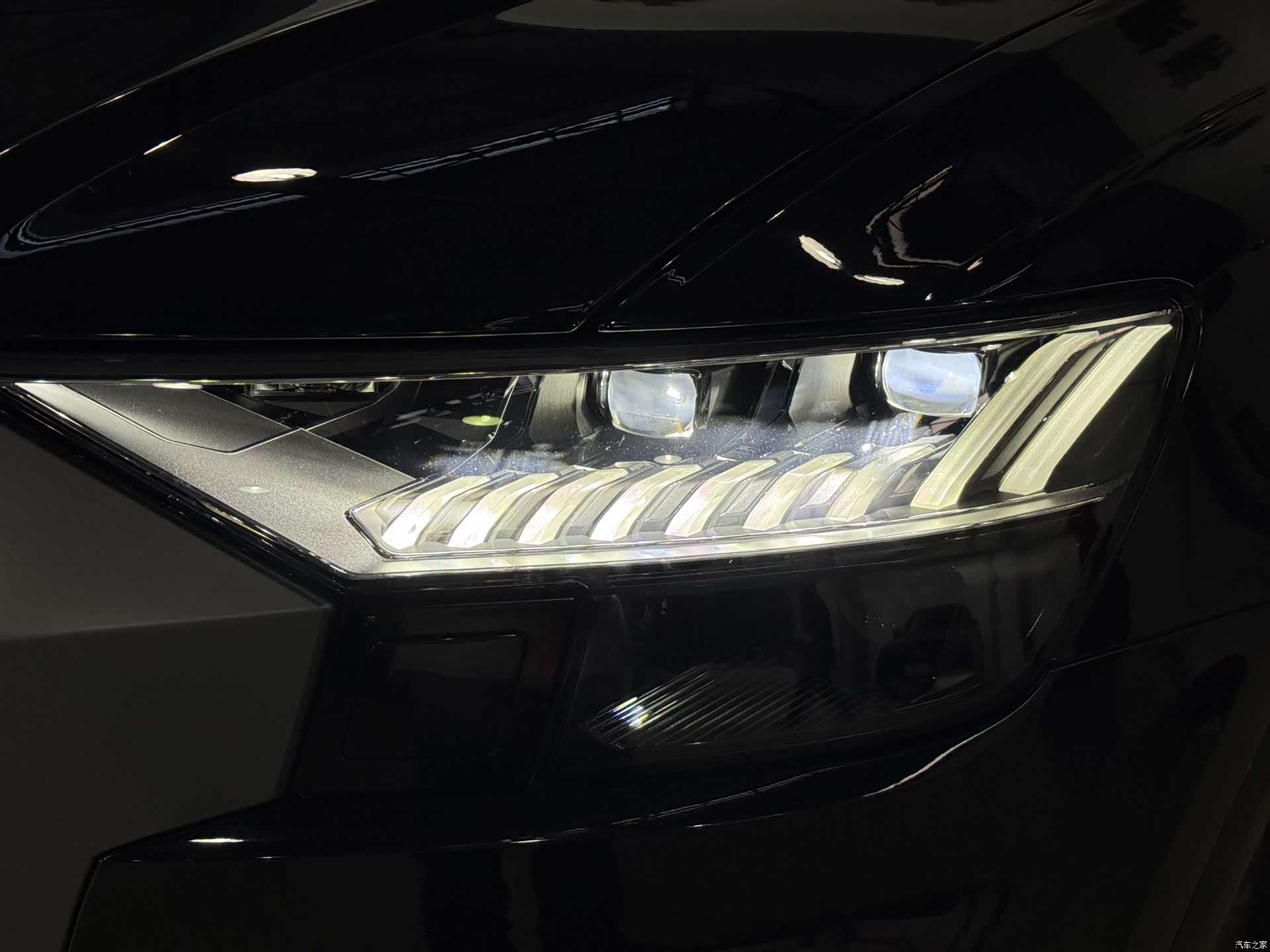 Audi Q8, 2023 7