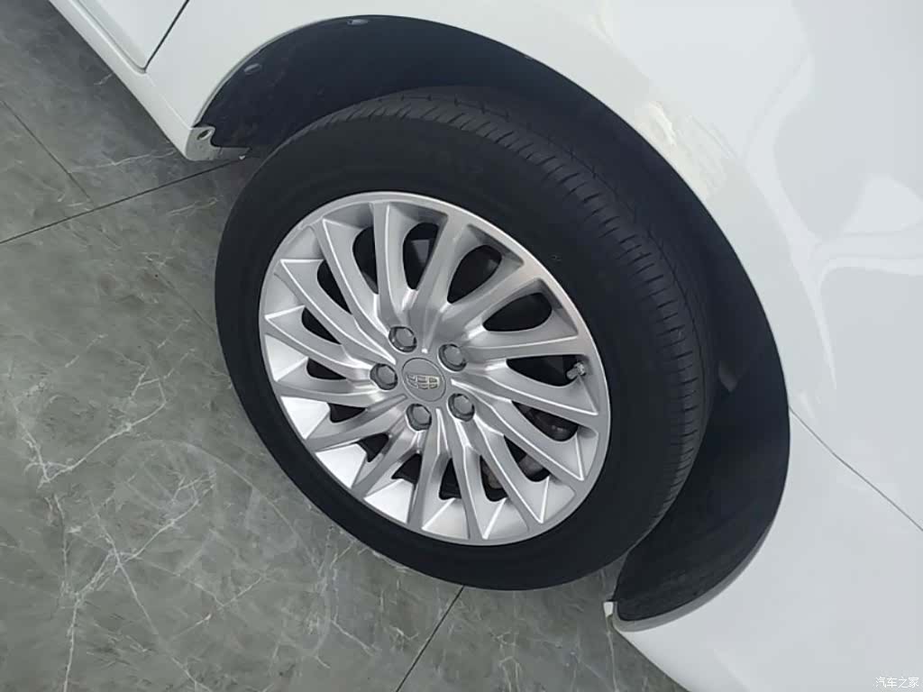 Geely Emgrand, 2020 23