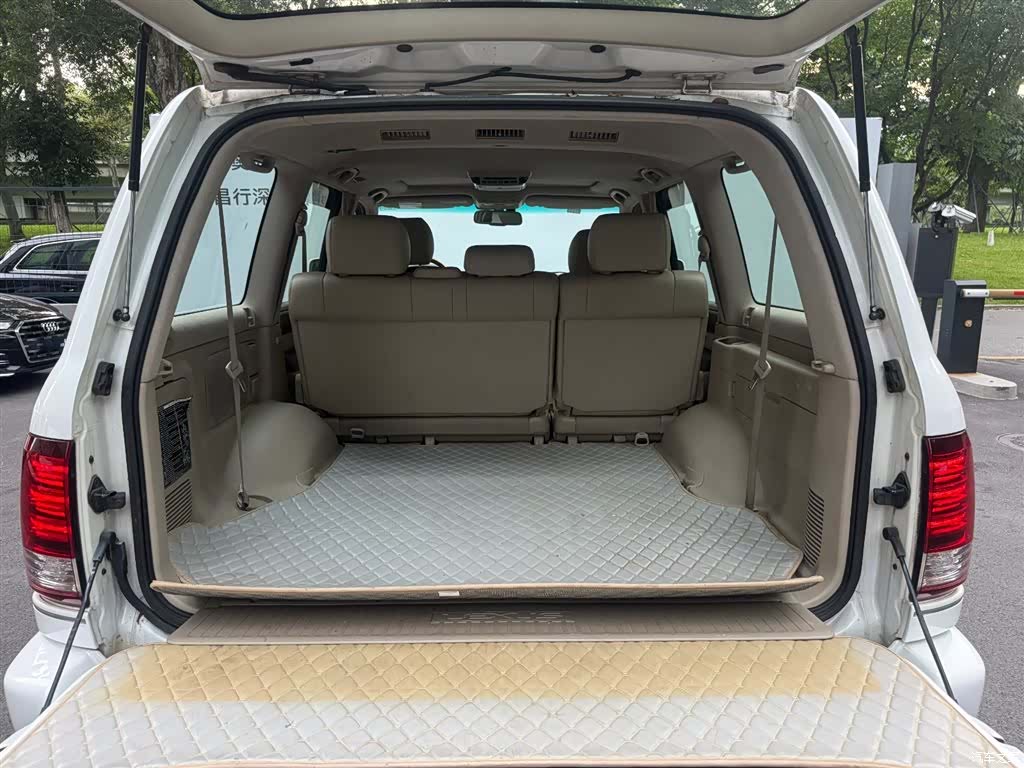 Lexus LX, 2006 9