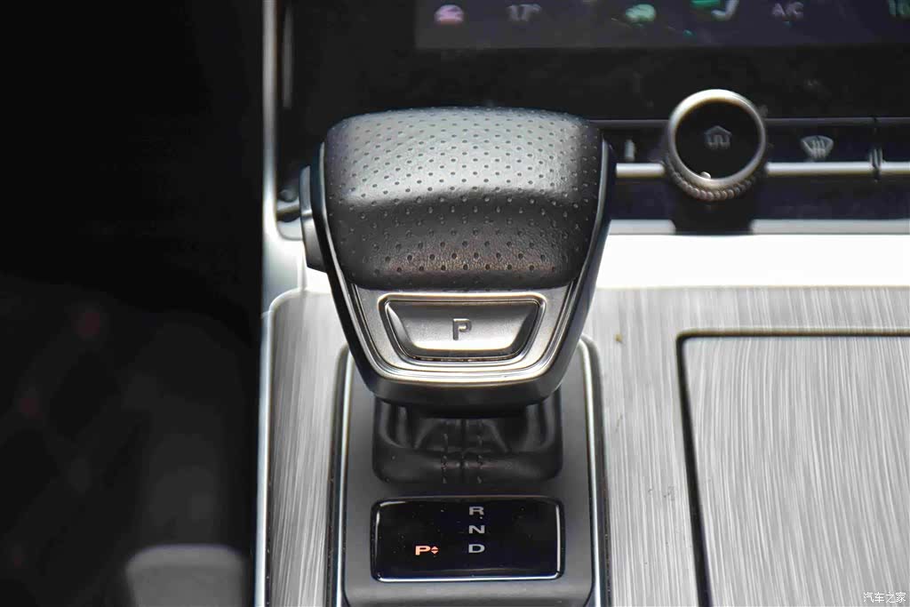 Roewe RX5, 2021 12