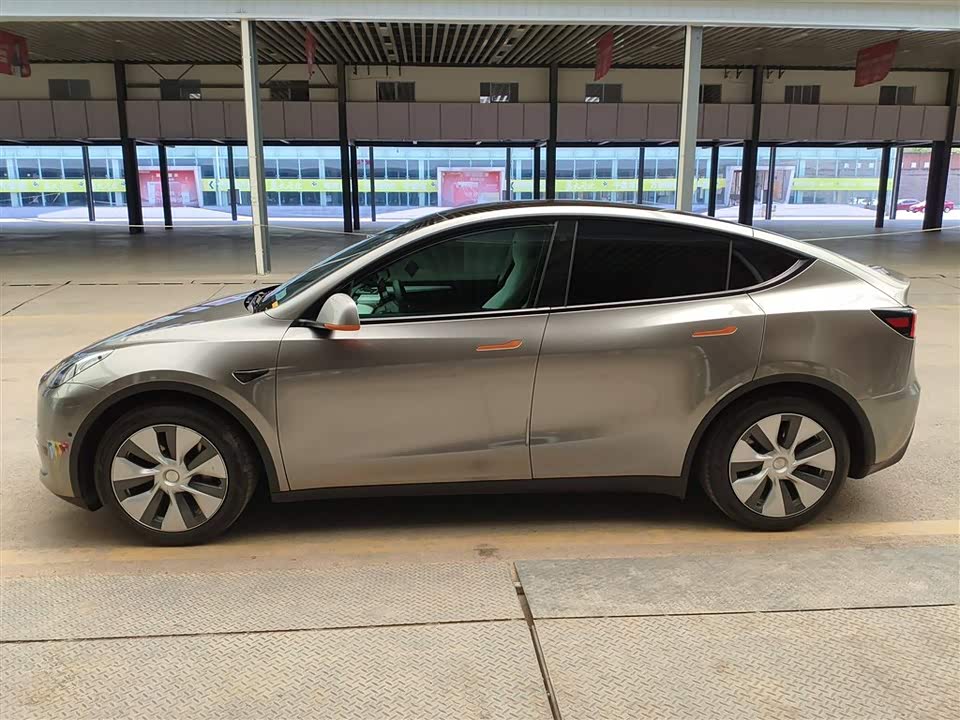 Tesla Model Y Tesla Model Y