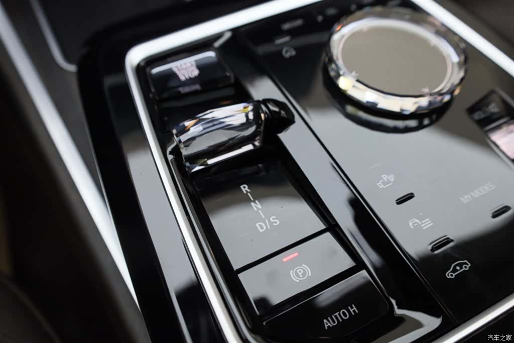 BMW 7 Series, 2024 25