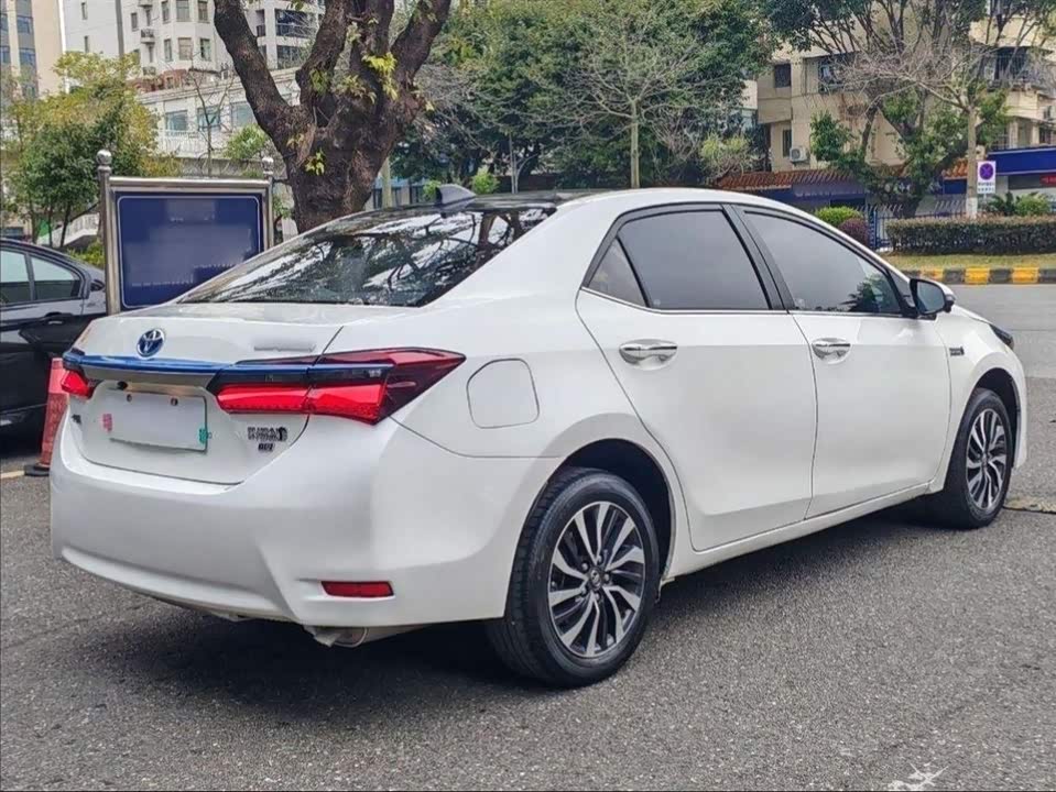 Toyota Corolla dual engine E+ Toyota Corolla dual engine E+