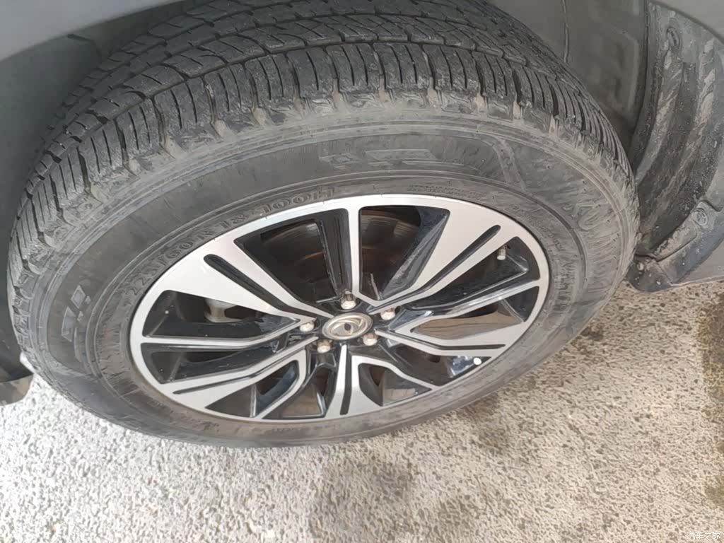 DongFeng AX7, 2018 23