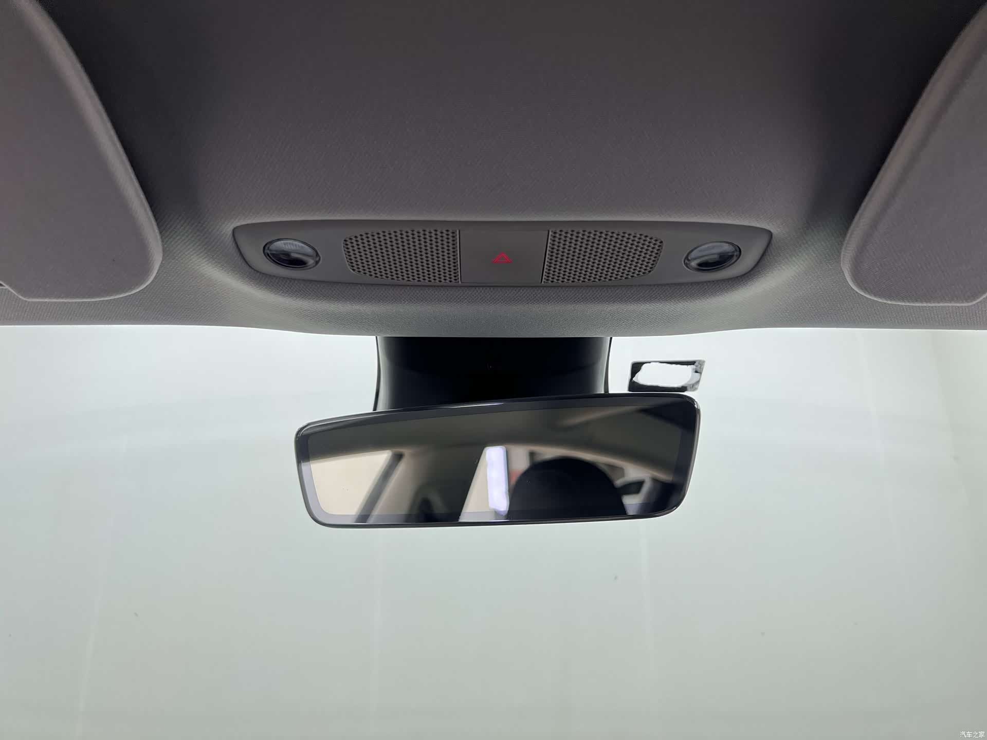 Tesla Model 3, 2023 26