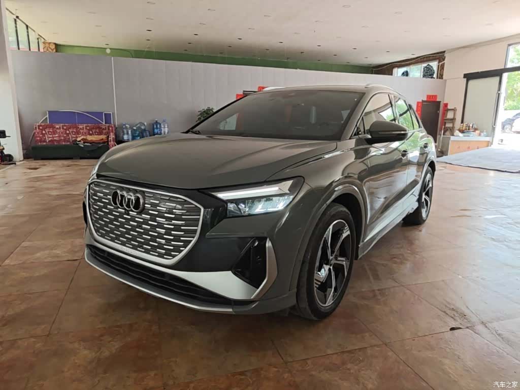 Audi Q4 e-tron, 2024 1