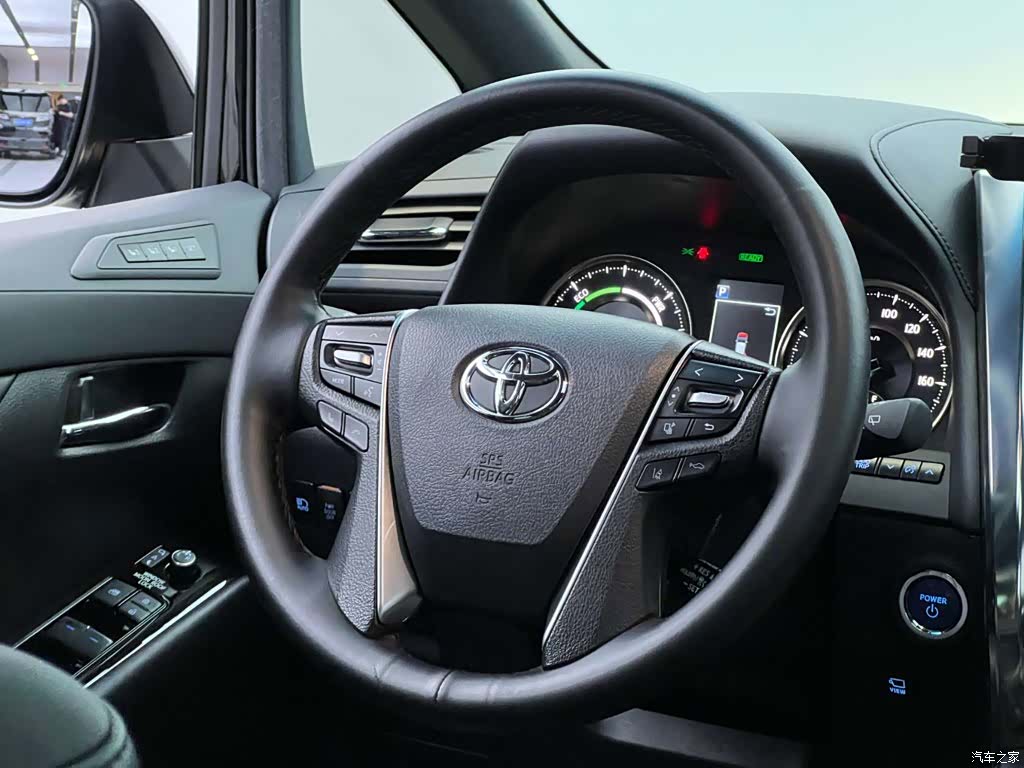Toyota Vellfire, 2023 10
