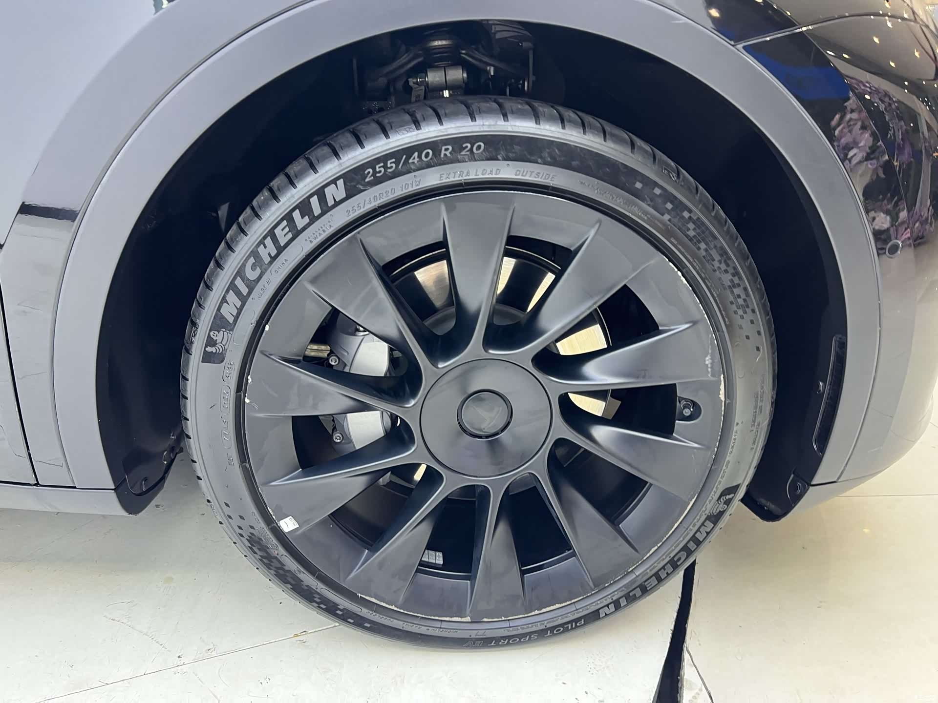 Tesla Model Y, 2023 7
