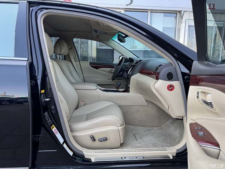 Lexus LS, 2008 8