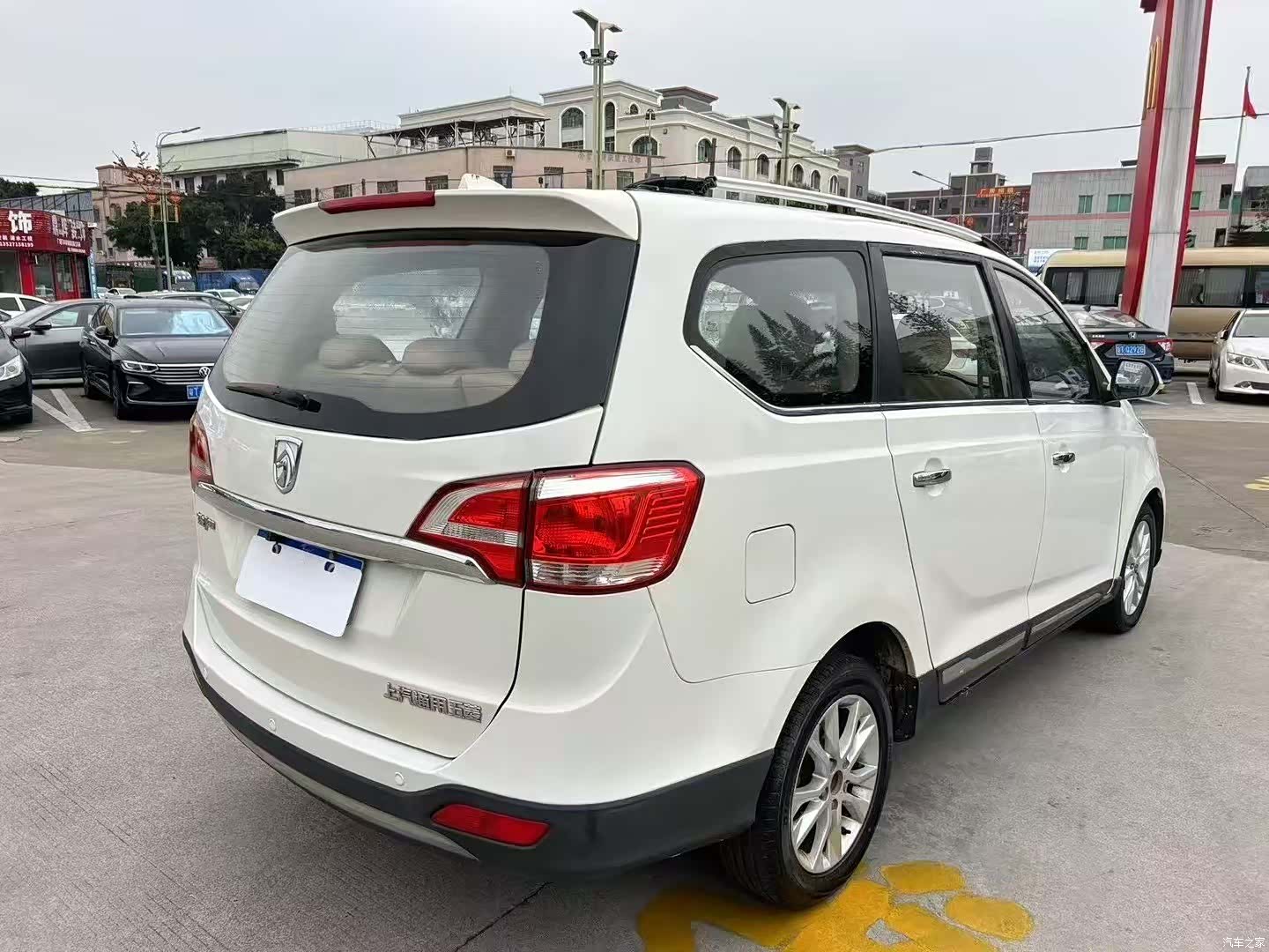 Wuling 730, 2016 4