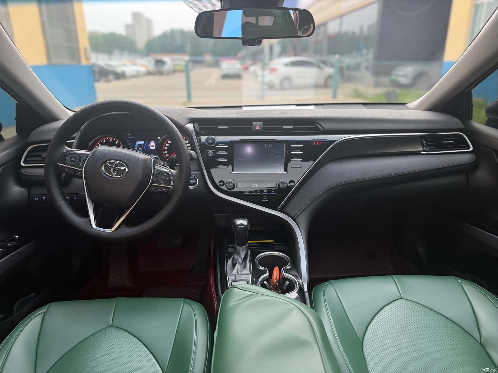 Toyota Camry, 2019 все фото
