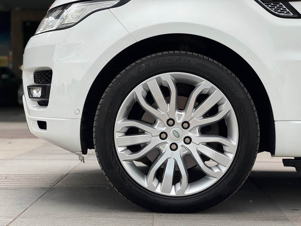 Land Rover Range Rover Sport Land Rover Range Rover Sport