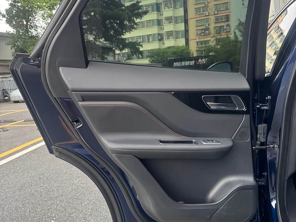 Jaguar F-PACE Jaguar F-PACE