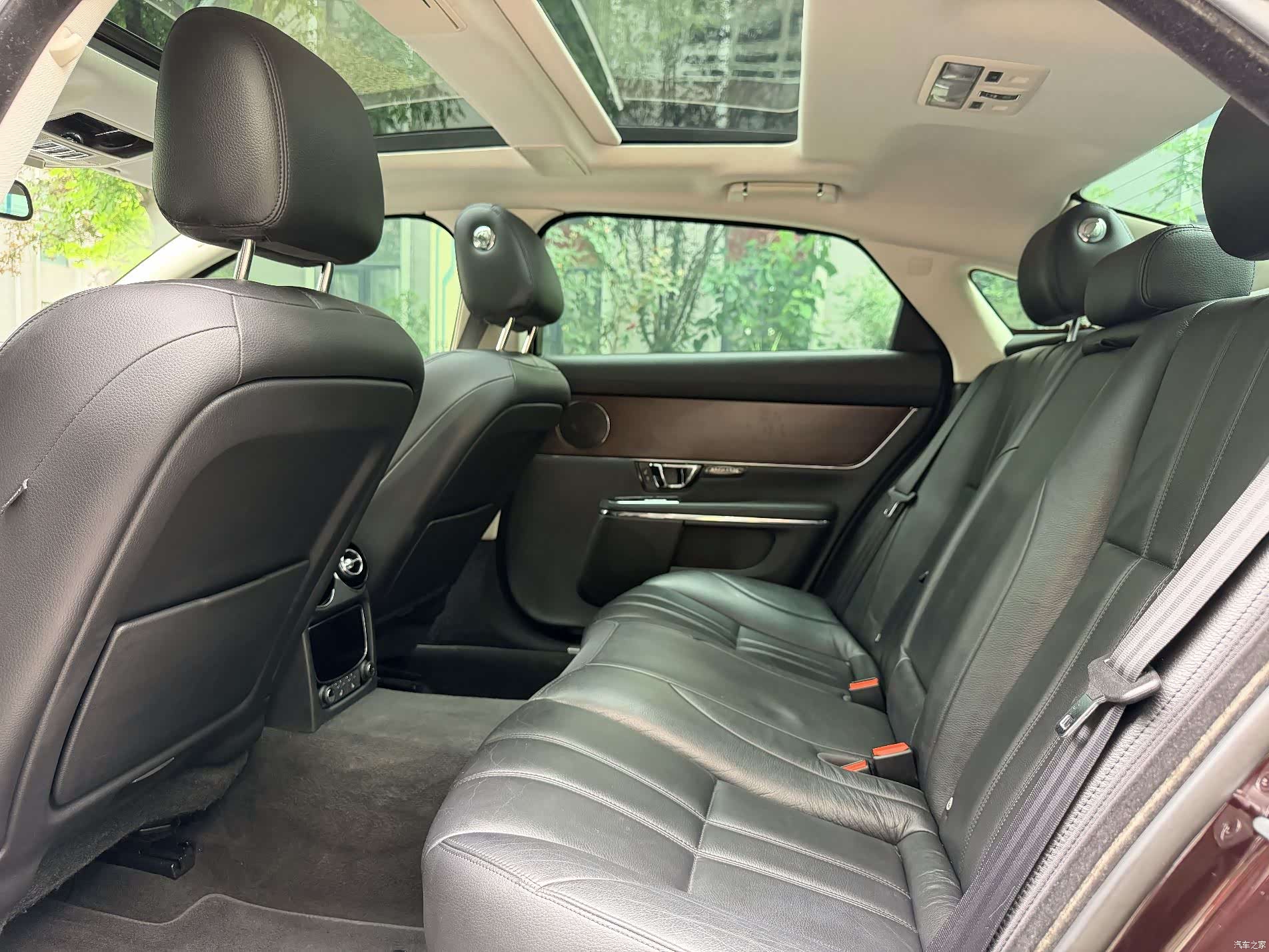Jaguar XJ, 2016 6