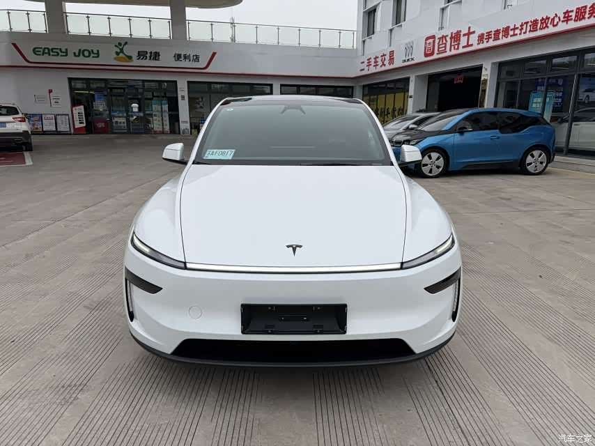 Tesla Model Y, 2026 3