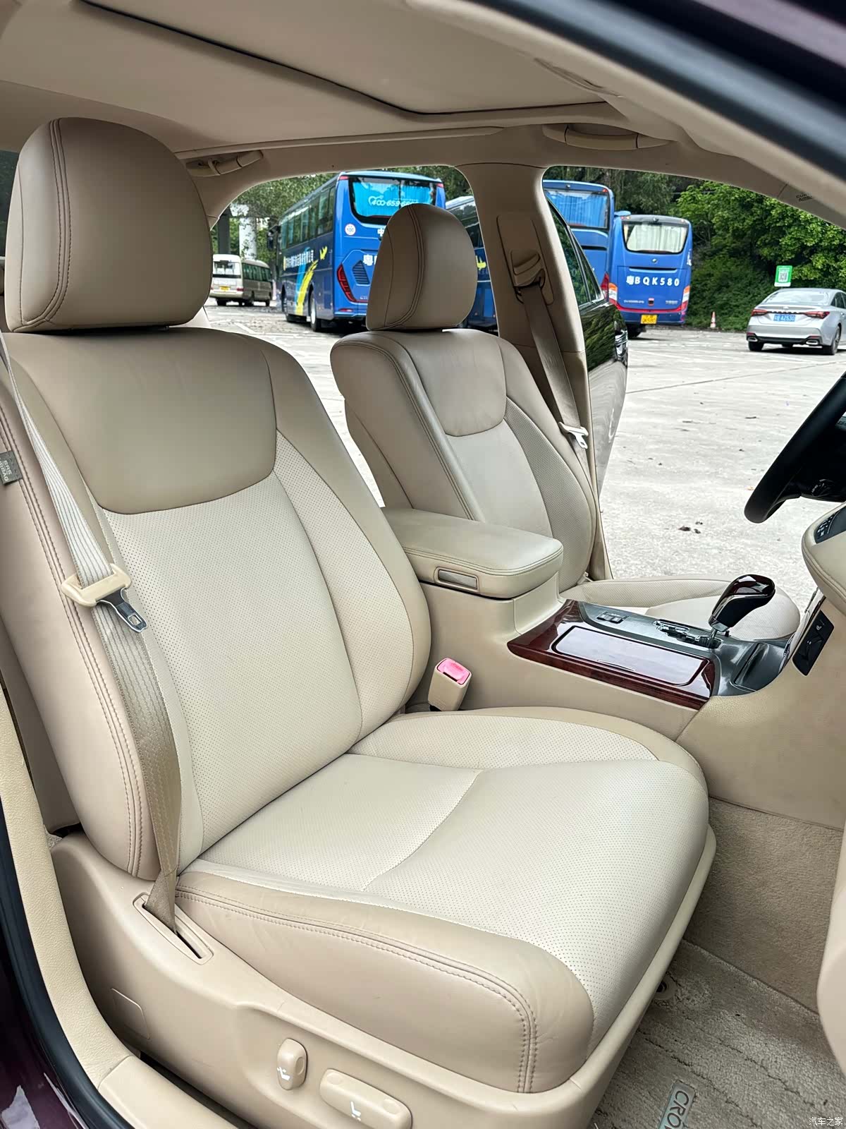 Toyota Crown, 2014 10