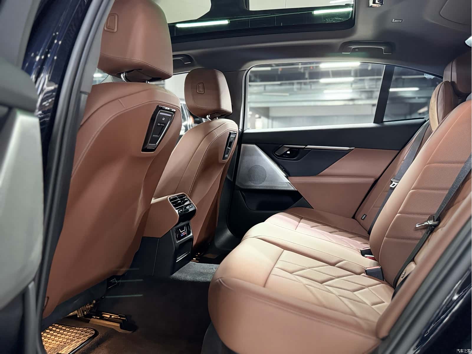 BMW 5 Series, 2025 13