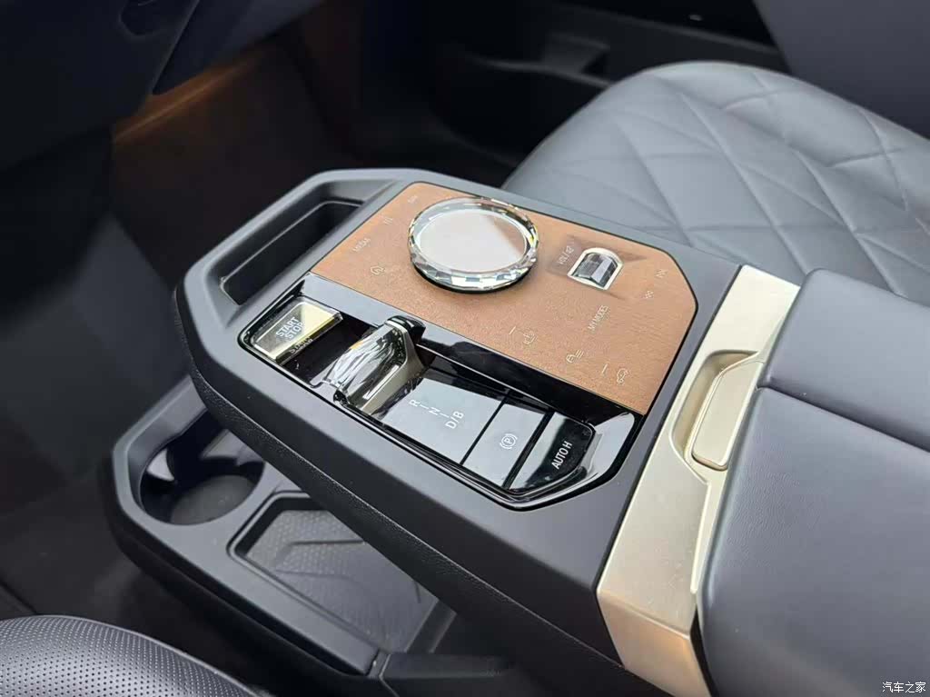 BMW iX, 2023 11