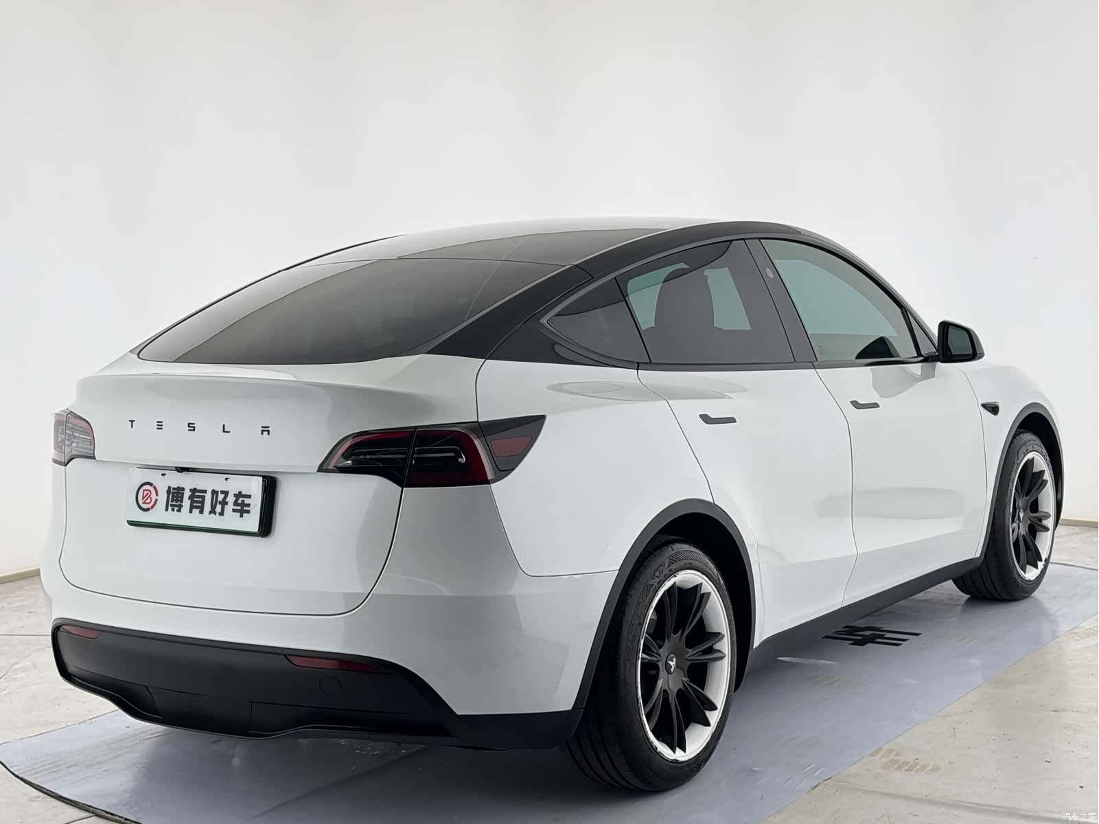 Tesla Model Y, 2024 14