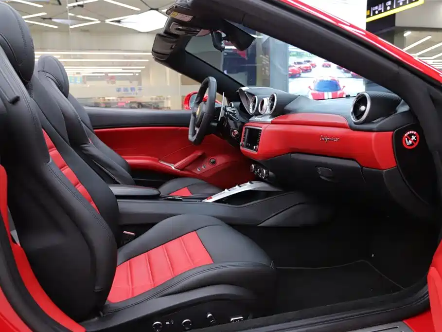 Ferrari California T