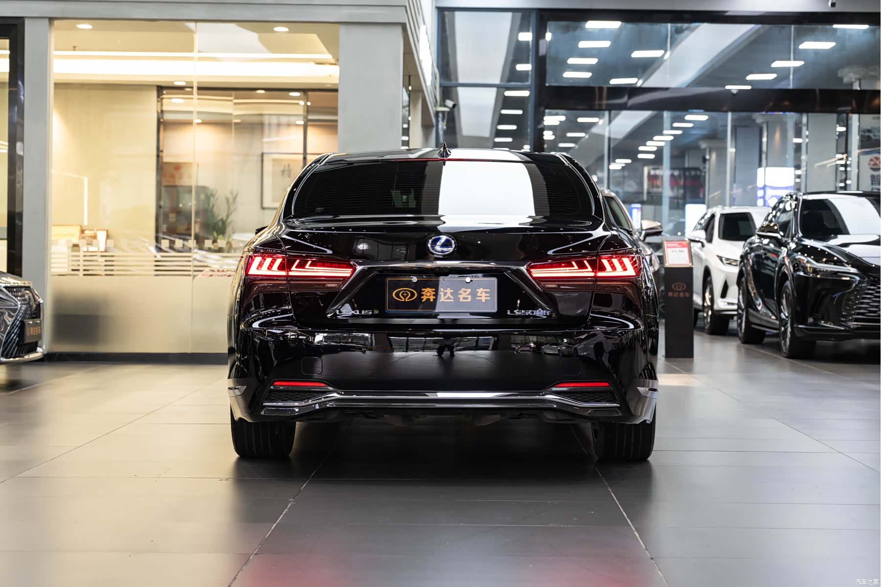Lexus LS, 2022 все фото