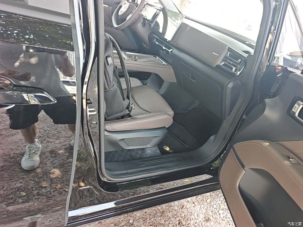 Wuling 730, 2025 11