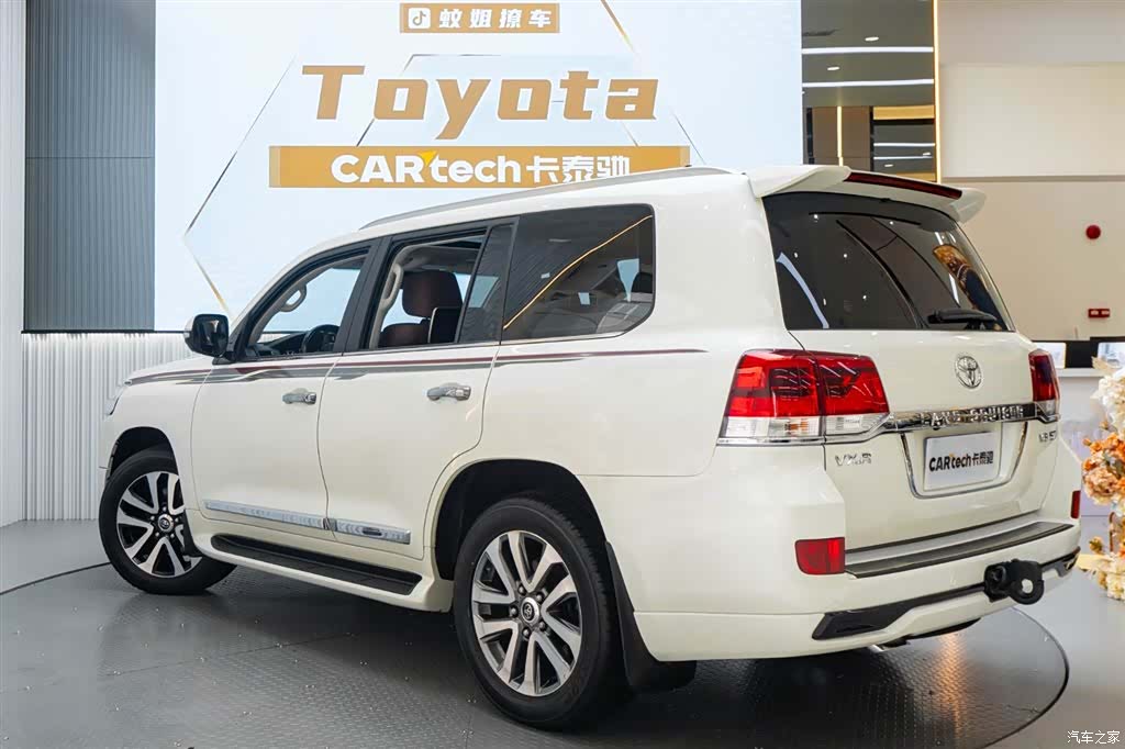 Toyota Land Cruiser, 2019 все фото