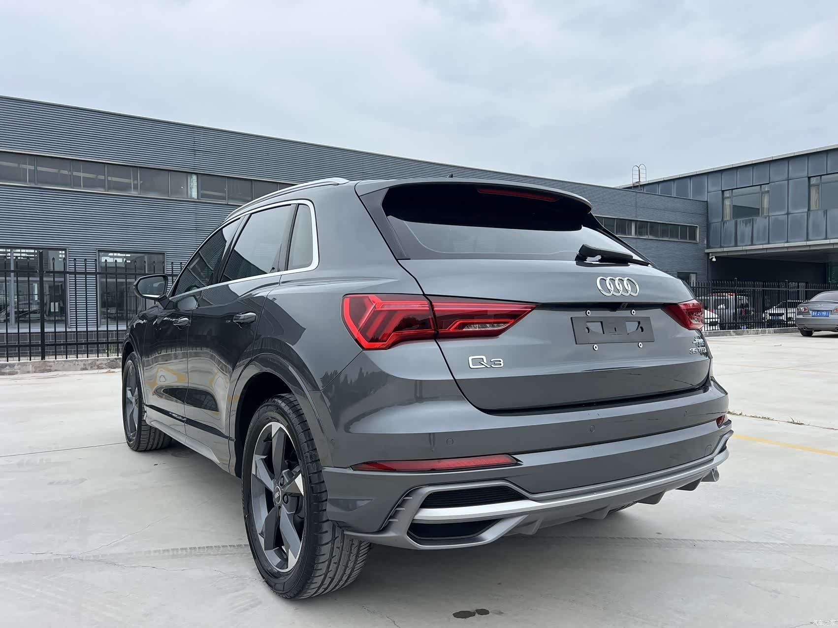 Audi Q3, 2022 все фото