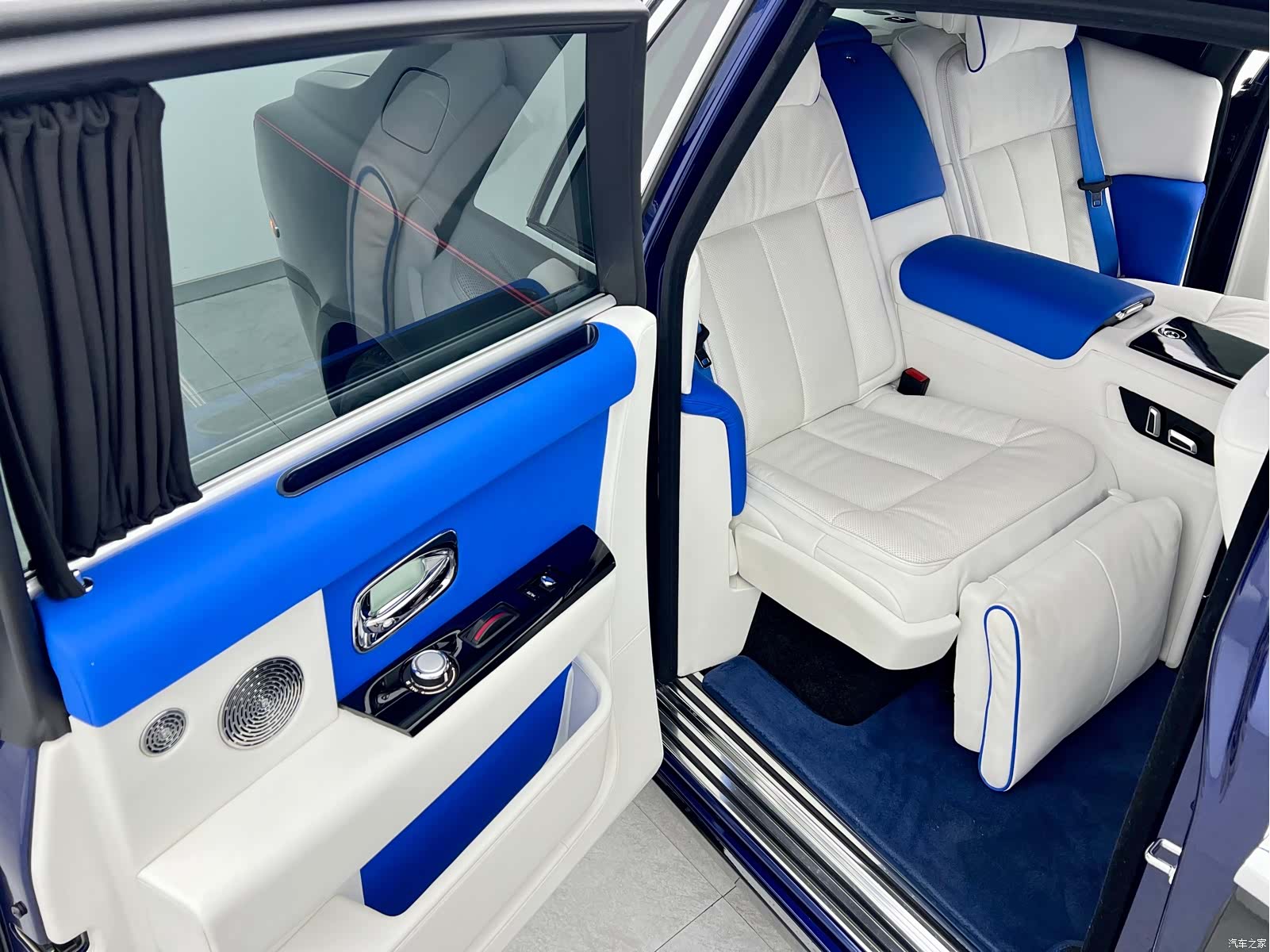 Rolls-Royce Phantom, 2012 все фото
