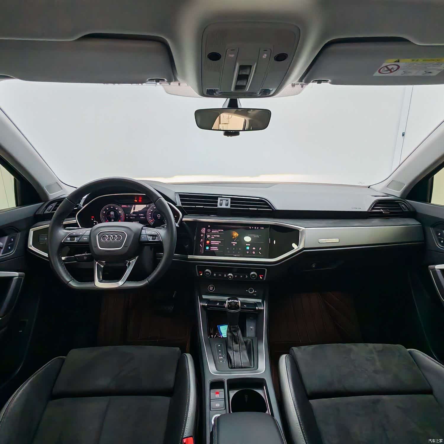 Audi Q3, 2022 10