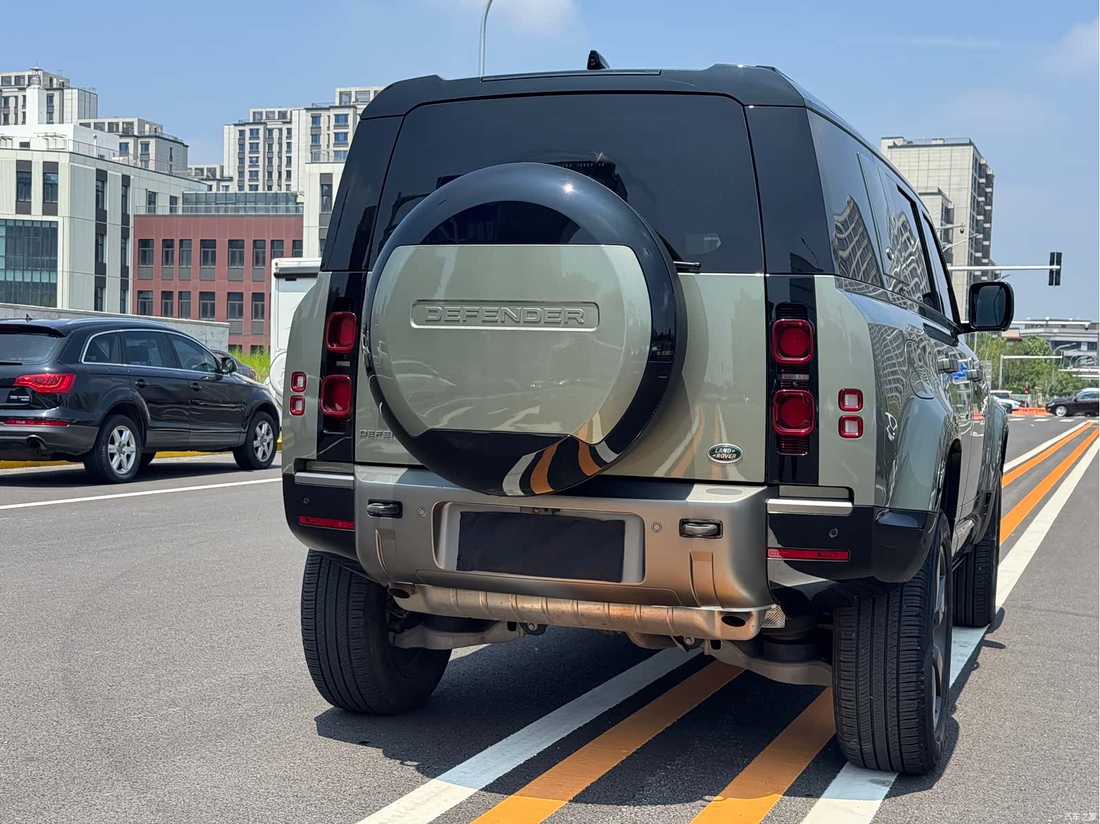 Land Rover Defender, 2023 все фото