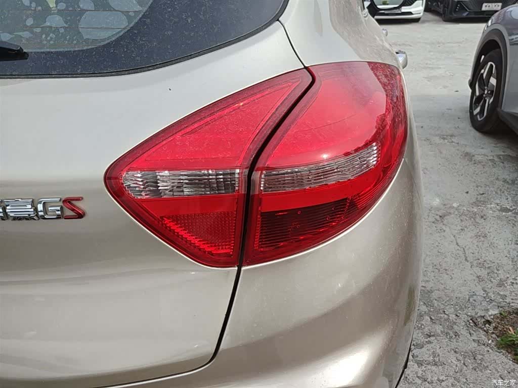 Geely Emgrand, 2018 8