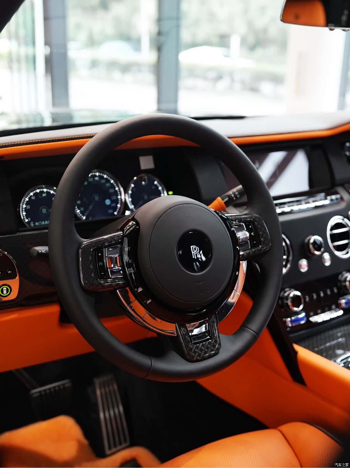 Rolls-Royce Cullinan, 2023 13