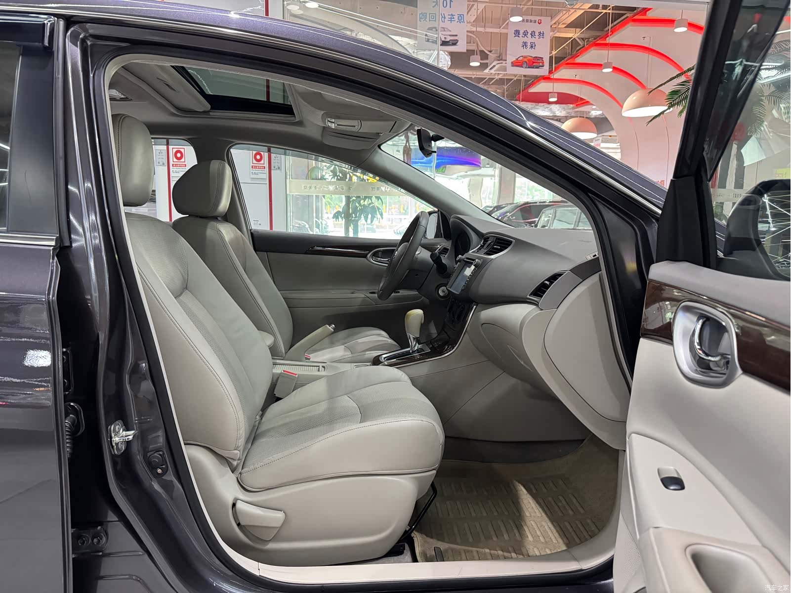 Nissan Sylphy, 2012 10