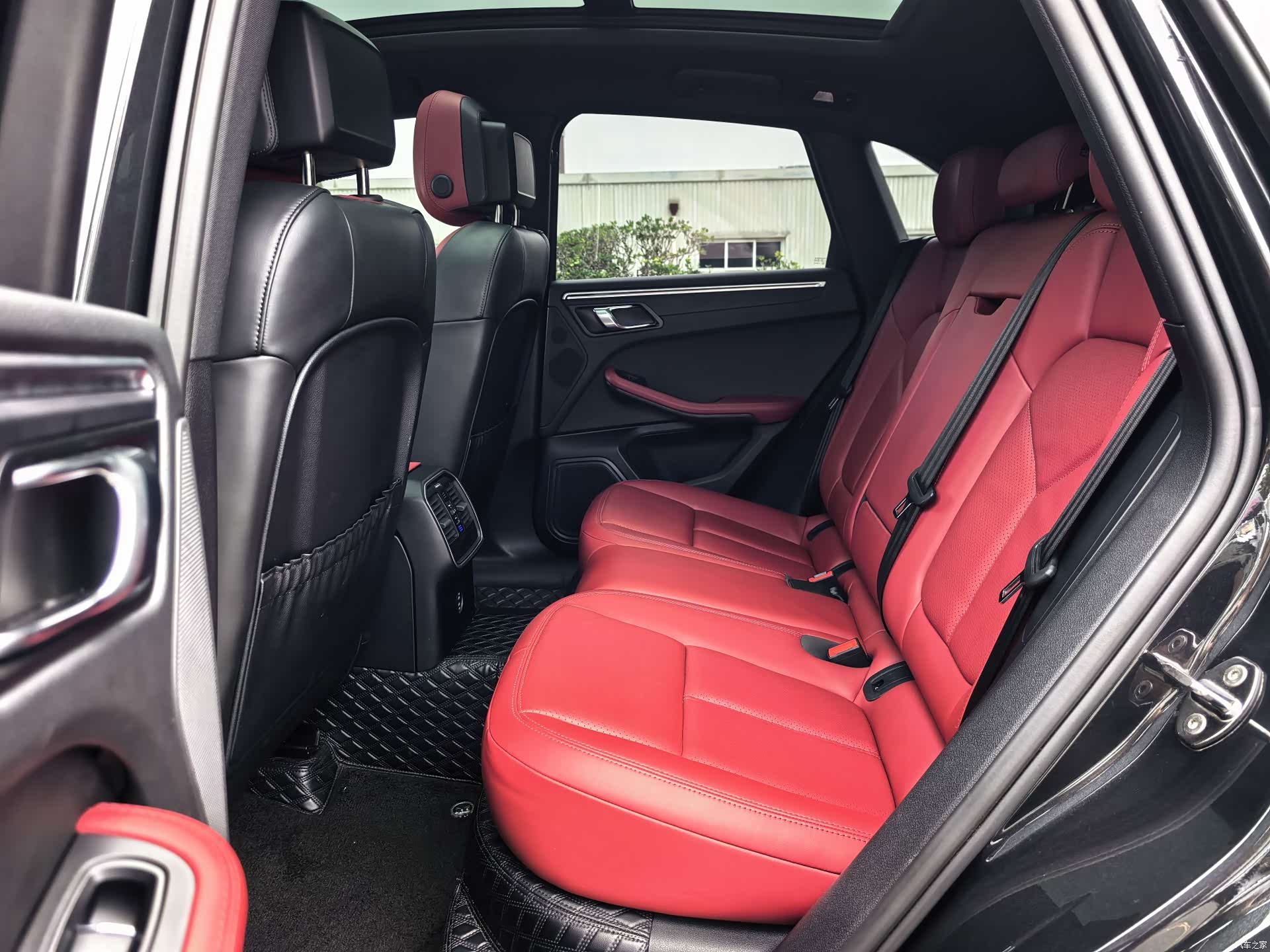 Porsche Macan, 2022 9