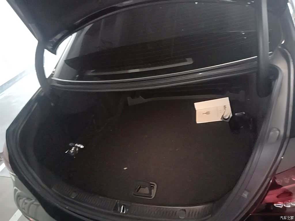 Mercedes-Benz E-Class, 2021 19