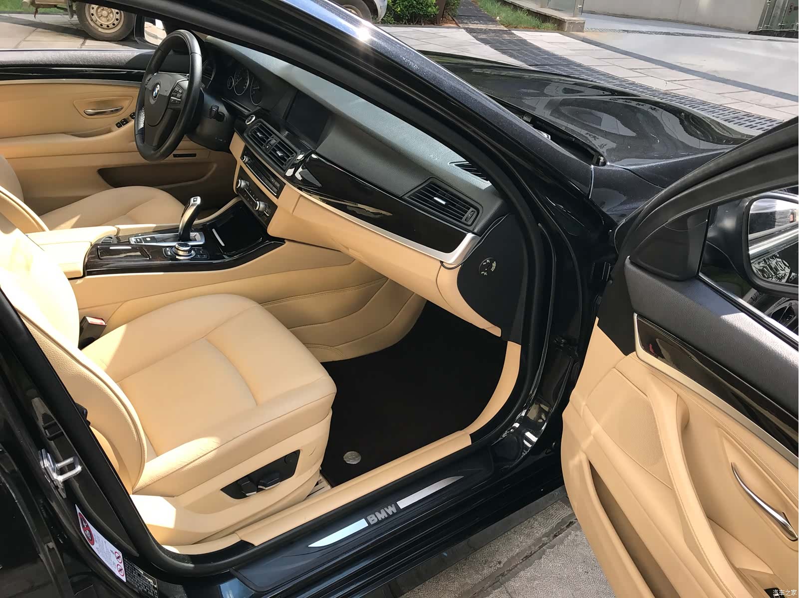 BMW 5 Series, 2012 16