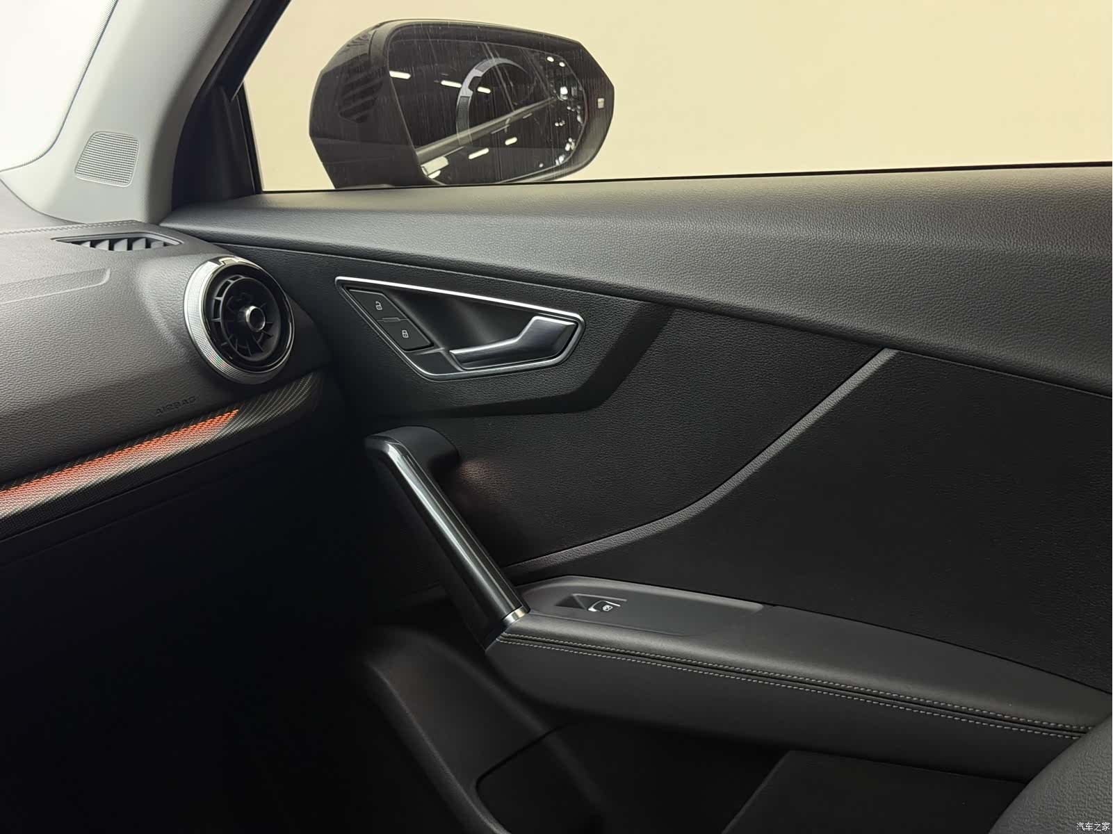 Audi Q2L, 2021 23