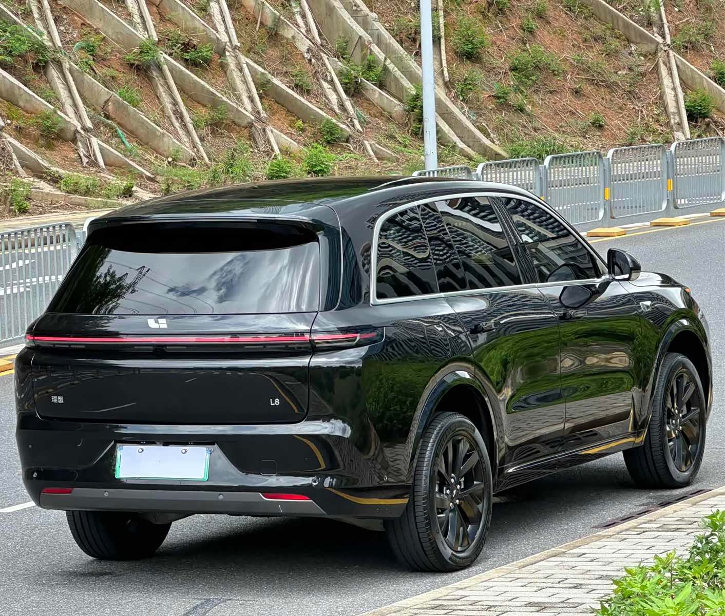 Li Auto L8, 2023 13
