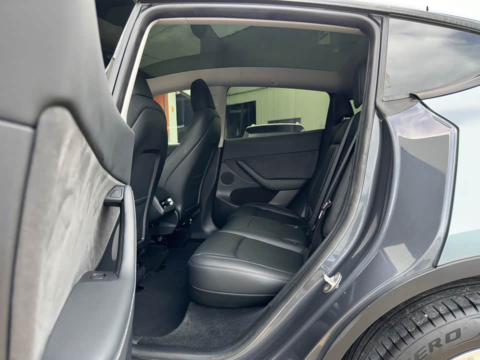 Tesla Model Y Tesla Model Y