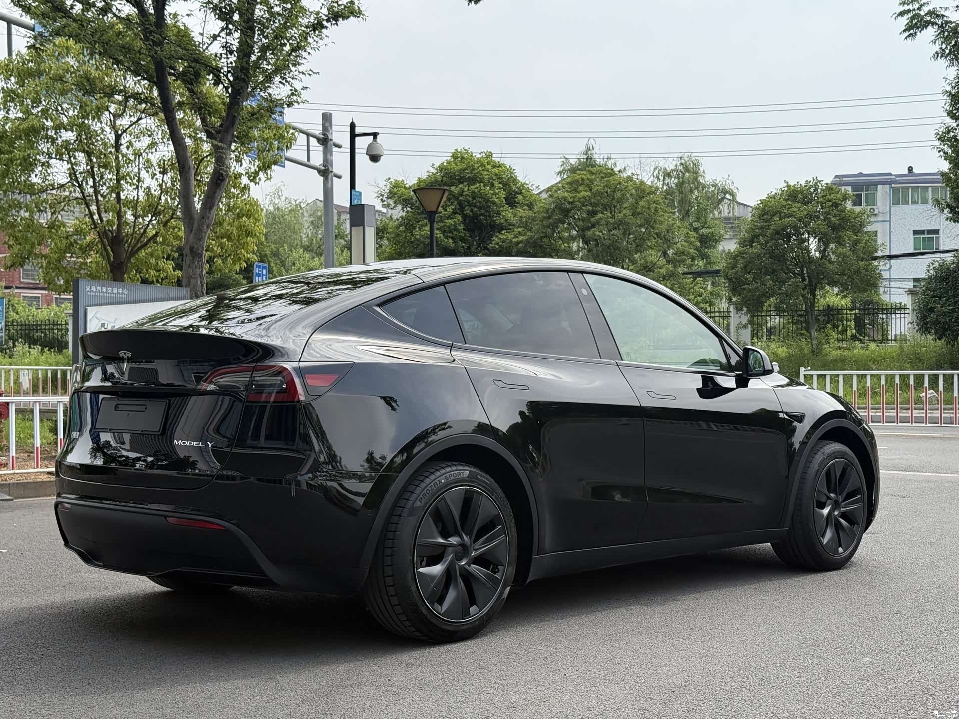 Tesla Model Y, 2023 9