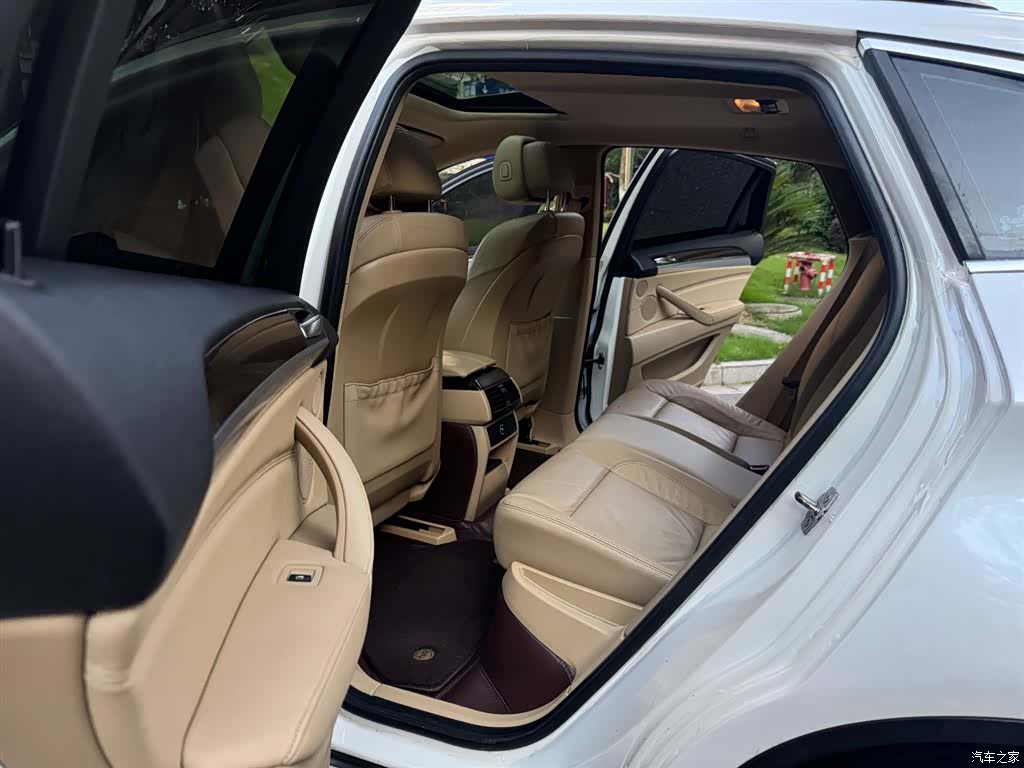 BMW X6, 2011 11