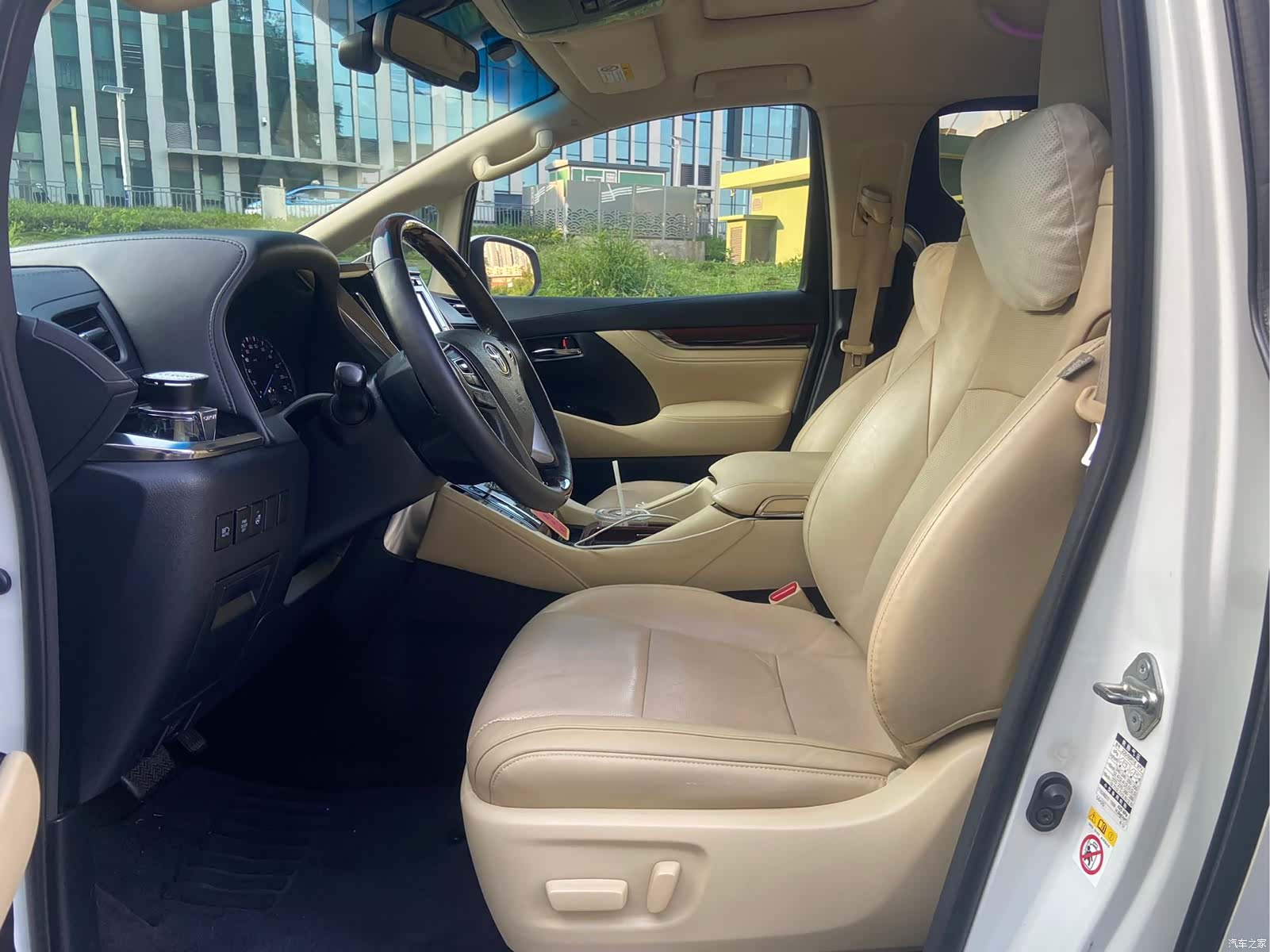 Toyota Alphard, 2016 9